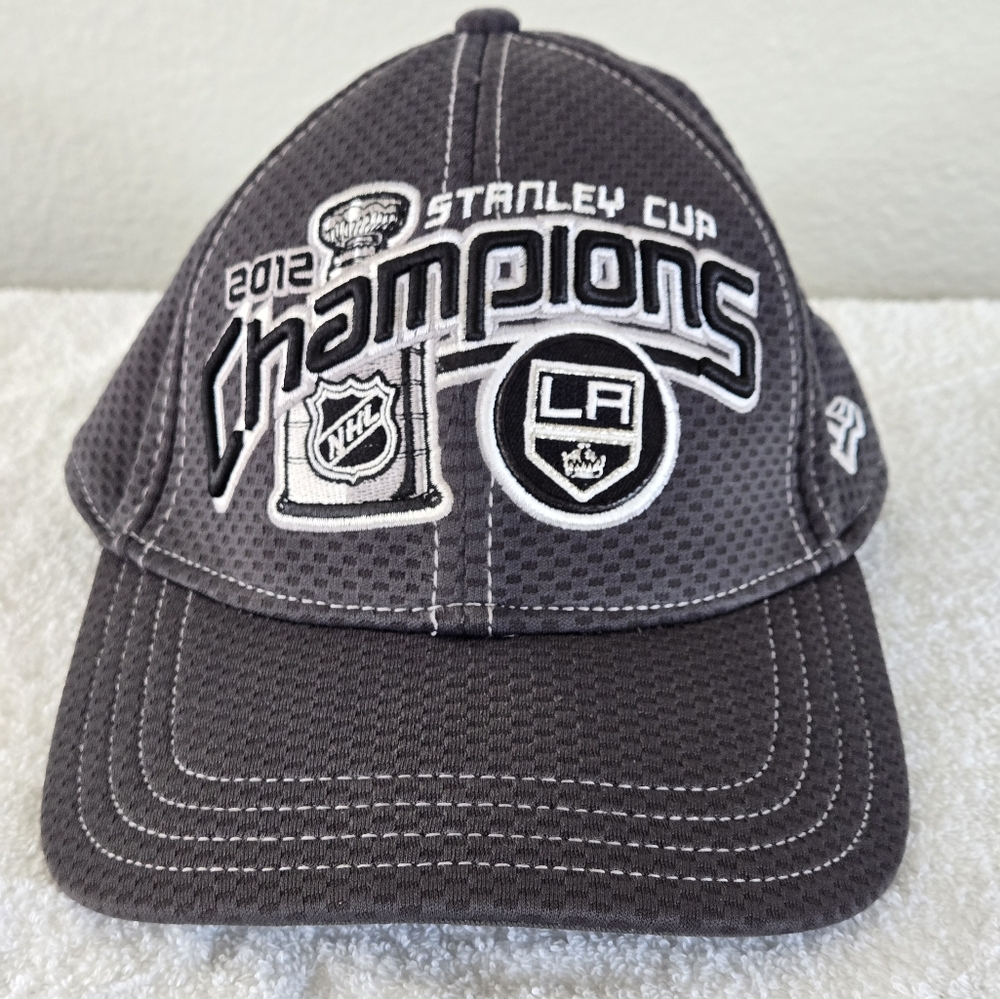 Los Angeles Kings Hat Cap 2012 NHL Stanley Cup Champions New Era 39Thirty S/M